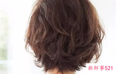 什么样的短发好看显年轻