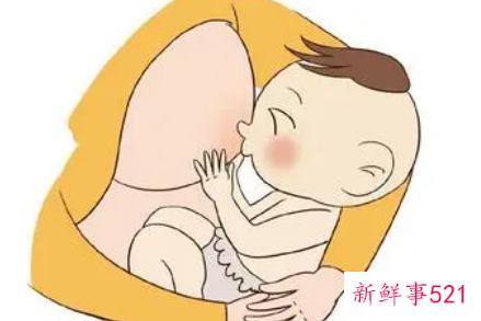 宝宝洗完澡喂母乳时间