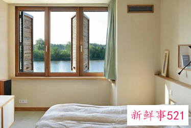 卧室窗户朝哪个方向好