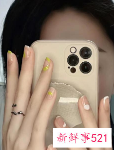 黄皮显白美甲图片