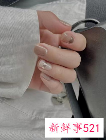 黄皮显白美甲图片