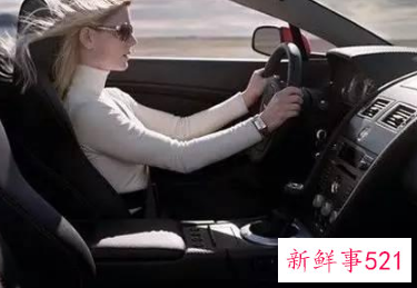 怎样停路边停车技巧