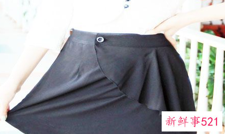 红色的短裙怎么搭配好看