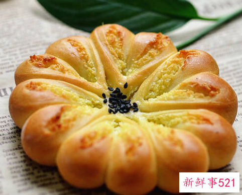 椰蓉清甜小花面包