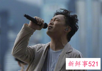 港媒曝陈奕迅百万酬劳加盟《声生不息》遭经纪人否认