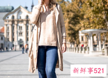 内搭圆领和V领哪个比较好