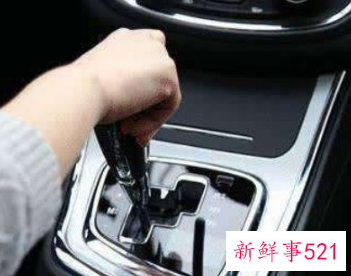 怎样停路边停车技巧