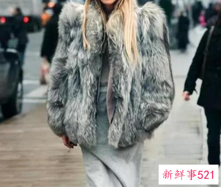 皮草搭配什么衣服好看