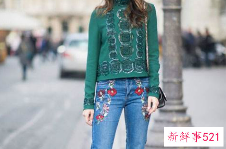 秋天牛仔裤配什么上衣