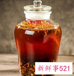 男子喝下朋友自泡药酒心脏骤停险些丧命