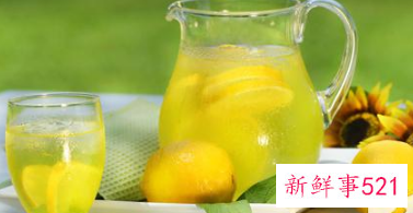 睡前喝柠檬水的功效与作用