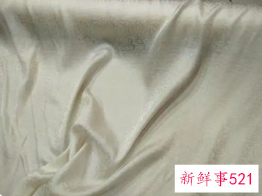 桑蚕丝衣服白痕怎么处理