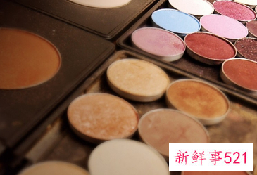 学化妆需要哪些化妆品