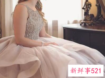 女生参加婚礼穿休闲装可以吗