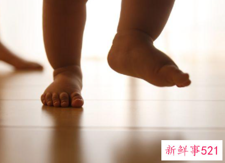 怎样正确教宝宝学走路
