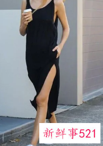 紧身开叉裙怎么搭配衣服