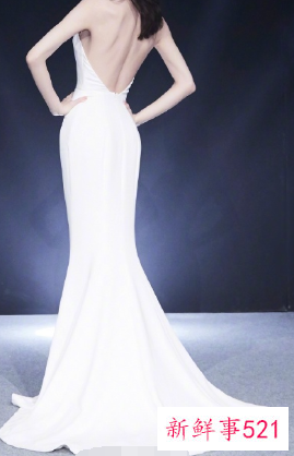 吊带露背礼服