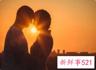 梦见领导搂着我的腰