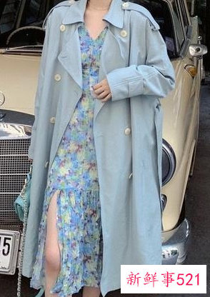 碎花半身裙怎么搭配好