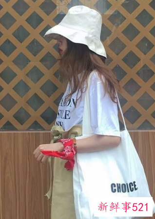 白色渔夫帽子搭配什么衣服好看