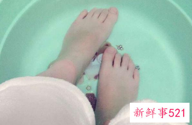 来月经拉肚子是为什么