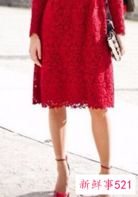 蕾丝长裙配什么鞋子
