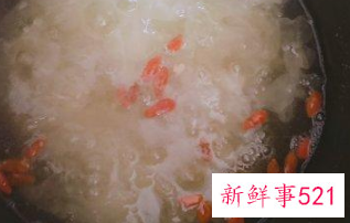 电饭煲怎样煮银耳汤