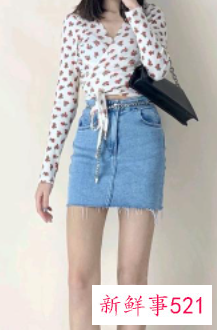 什么衣服适合搭配半身裙