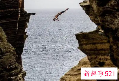 梦见掉悬崖吓醒是什么意思