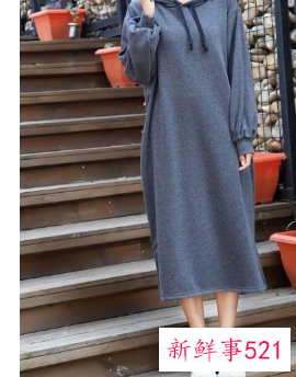 长款宽松卫衣怎么搭配下身好看