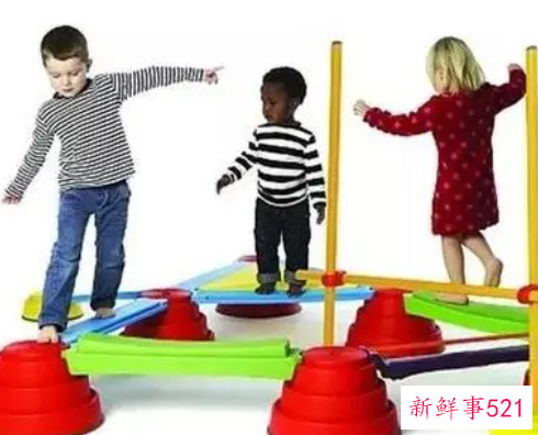 在家庭游戏中的感统训练