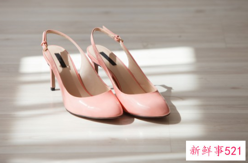 皮鞋掉皮了如何补救