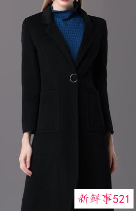 黑毛呢大衣配什么颜色毛衣