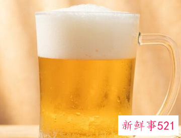 倒啤酒时为什么会有泡沫