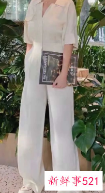 连体裤搭配什么好看