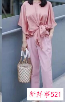 女长袖衬衫搭配什么下装