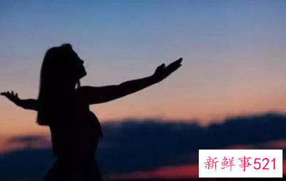 五十岁的女人如何穿衣打扮