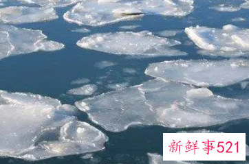 女人梦见在结冰的河面上走