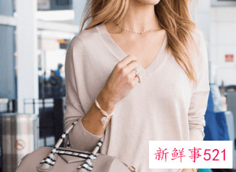 衣服圆领和v领哪个好