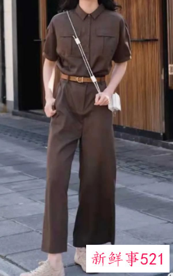 连体裤搭配什么好看