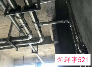 墙上水管接头内丝裂了