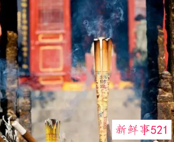 梦见去寺庙上香香断了是什么意思