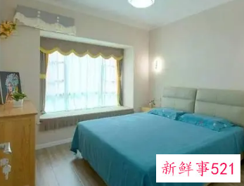 床可以放在进门右侧吗