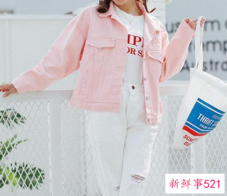 粉色外套配什么裤子好看