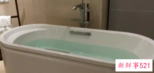 一个人天天洗澡会怎样