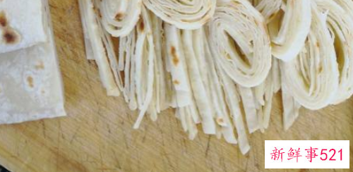 土豆丝炒饼的家常做法