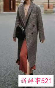 紧身开叉裙怎么搭配衣服