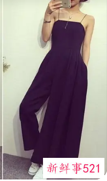 连体裤搭配什么好看