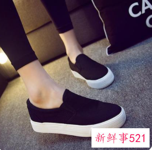 男人送情人和老婆同样的鞋