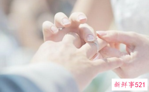 参加婚礼穿的服装注意事项